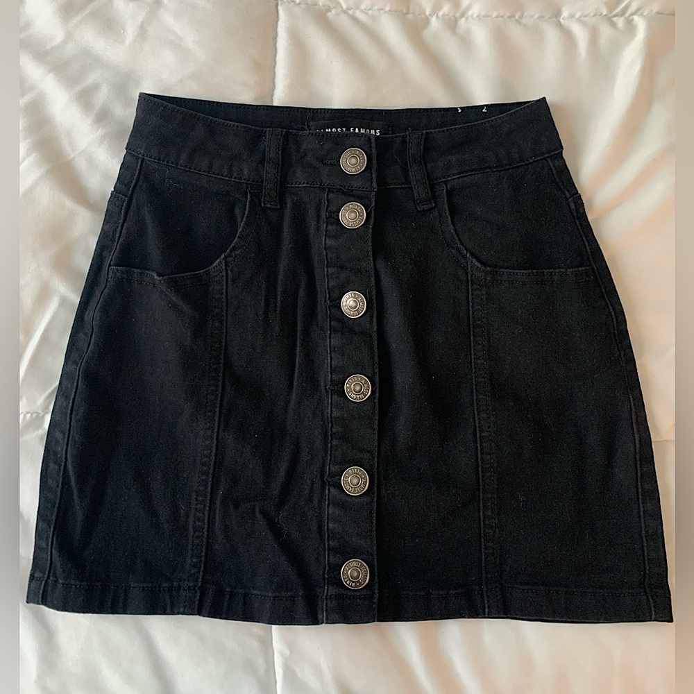 Cute black skirt